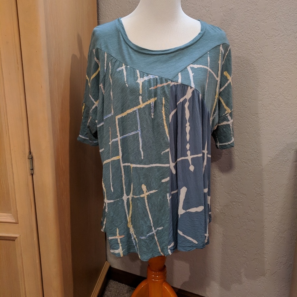 Akemi + Kin Tunic